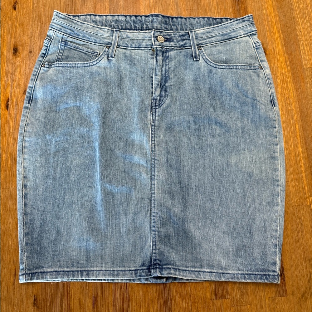 Levi's Classic Light Blue Denim Skirt